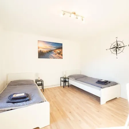 Monteurwohnung-fuer-7-personen-1-og-7-betten-in-schwarzenbek-skge0903 *